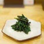 春菊黒胡麻和え