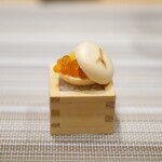 いくらとカラスミの最中