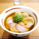 わんたん醤油らぁめん1000円+肉増し300円